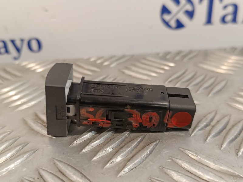 Recambio de interruptor antiniebla para kia sorento 2.5 crdi referencia OEM IAM 202002962  621W05010