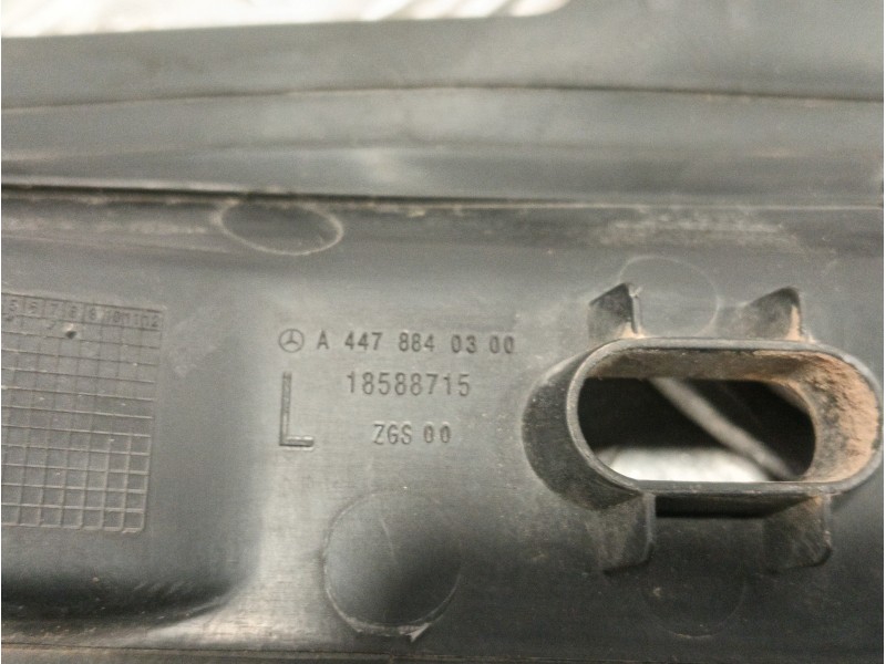 Recambio de molduras delanteras para mercedes-benz vito mixto (447) referencia OEM IAM A4478840300  18588715