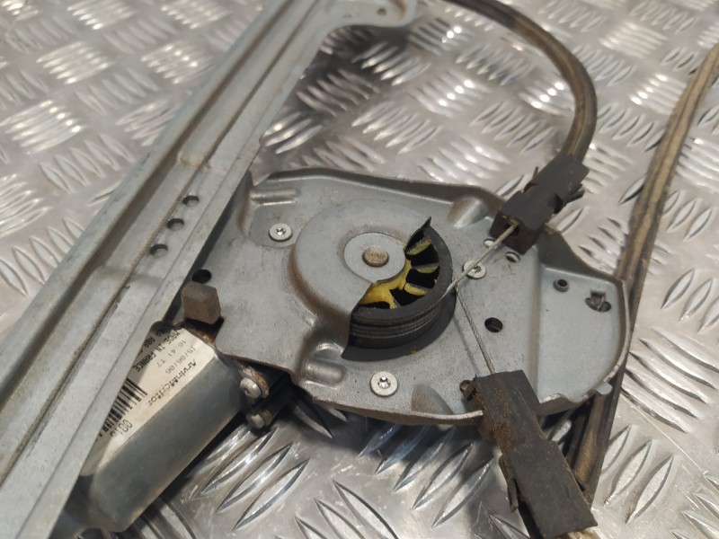 Recambio de elevalunas delantero derecho para peugeot 1007 referencia OEM IAM 400816P  