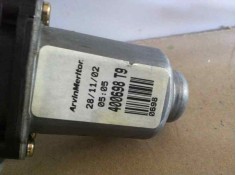 Recambio de elevalunas delantero derecho para nissan almera tino (v10m) referencia OEM IAM 80700BU007  400698T9 2