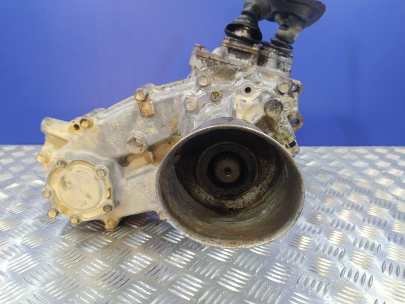 Recambio de caja transfer para mitsubishi montero (v20/v40) 2.5 td cat referencia OEM IAM 4D56  