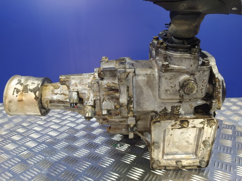 Recambio de caja transfer para mitsubishi montero (v20/v40) 2.5 td cat referencia OEM IAM 4D56  