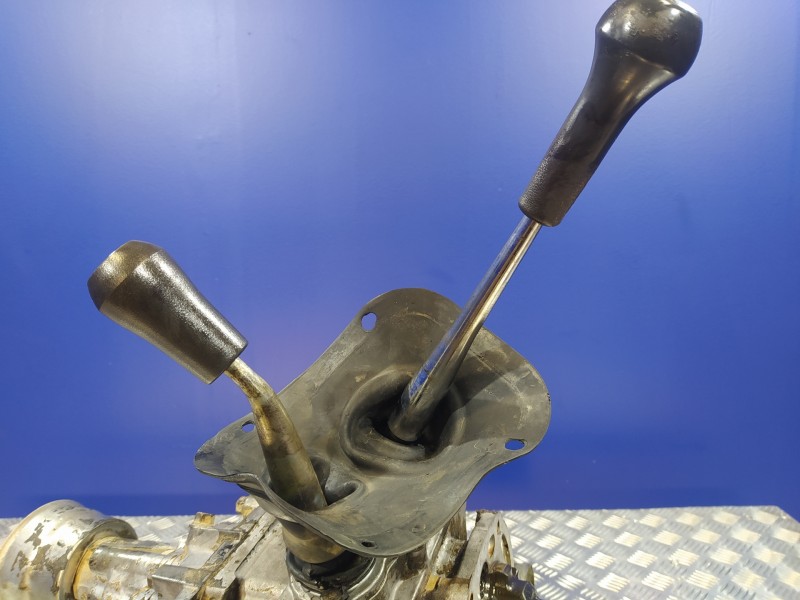 Recambio de caja transfer para mitsubishi montero (v20/v40) 2.5 td cat referencia OEM IAM 4D56  
