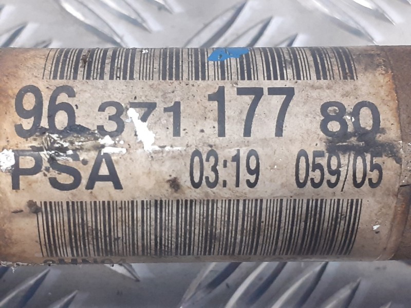 Recambio de transmision delantera izquierda para citroën c4 berlina 1.6 16v hdi referencia OEM IAM 9637117780  
