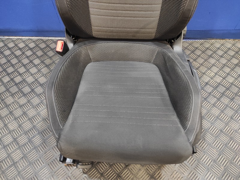 Recambio de juego asientos completo para volkswagen scirocco (137) 2.0 tdi referencia OEM IAM   