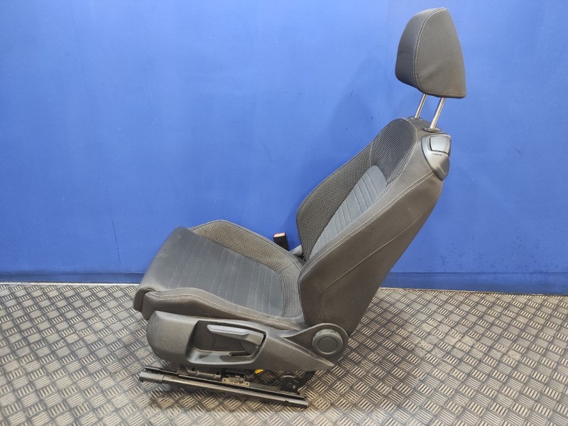 Recambio de juego asientos completo para volkswagen scirocco (137) 2.0 tdi referencia OEM IAM   