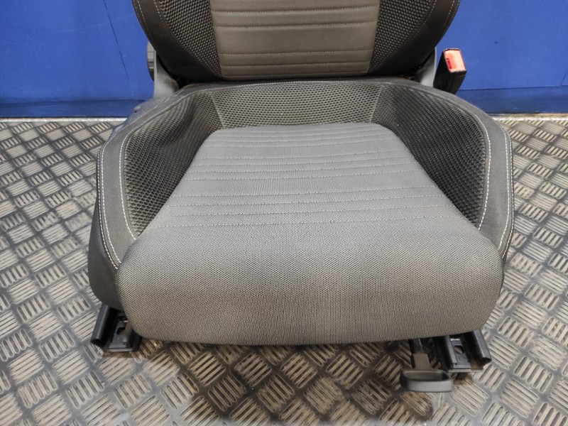 Recambio de juego asientos completo para volkswagen scirocco (137) 2.0 tdi referencia OEM IAM   