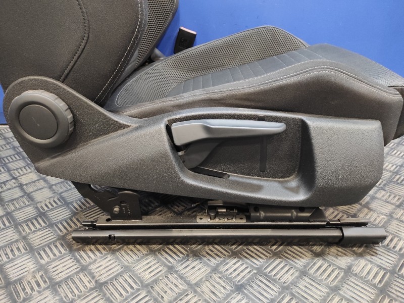 Recambio de juego asientos completo para volkswagen scirocco (137) 2.0 tdi referencia OEM IAM   