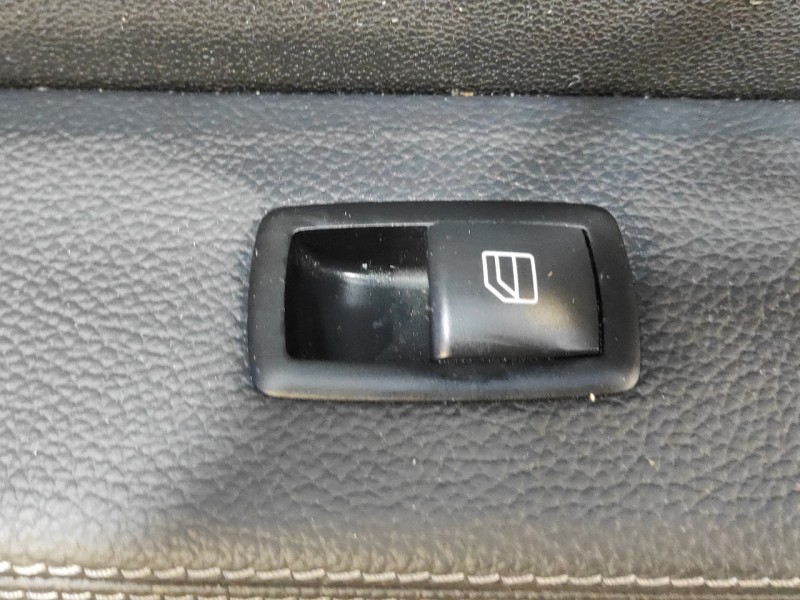Recambio de guarnecido puerta trasera derecha para mercedes-benz clase r (w251) referencia OEM IAM A2517300248  