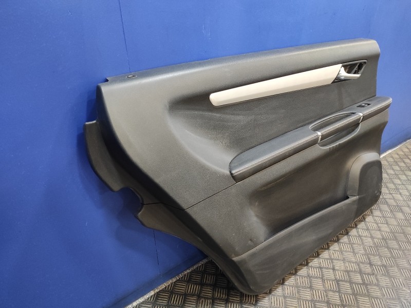 Recambio de guarnecido puerta trasera izquierda para mercedes-benz clase r (w251) referencia OEM IAM A2517300148  