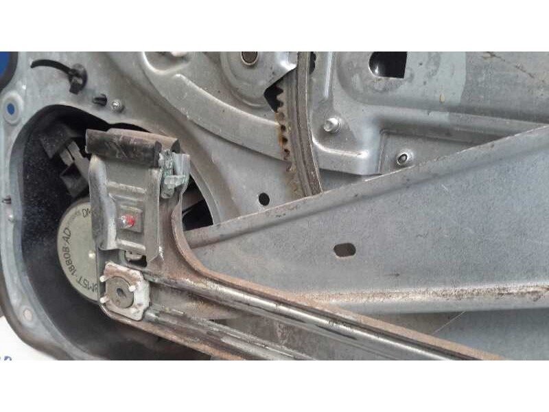 Recambio de elevalunas delantero izquierdo para ford focus berlina (cap) ambiente (d) referencia OEM IAM 995208101  
