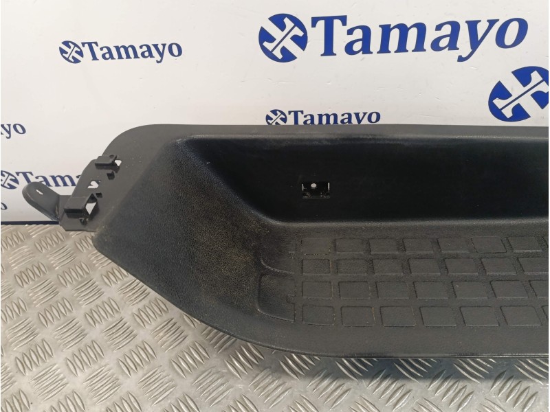 Recambio de estribo izquierdo para toyota proace referencia OEM IAM 98133135ZD  98091633ZD