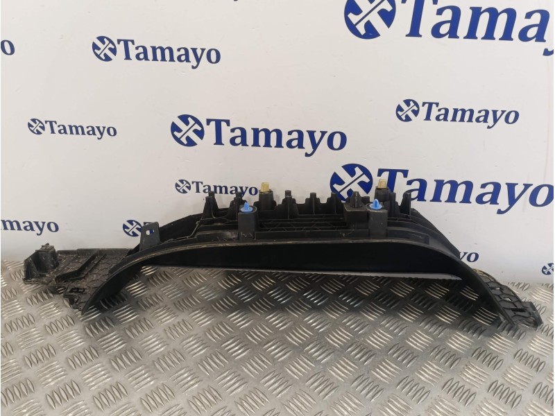 Recambio de estribo izquierdo para toyota proace referencia OEM IAM 98133135ZD  98091633ZD