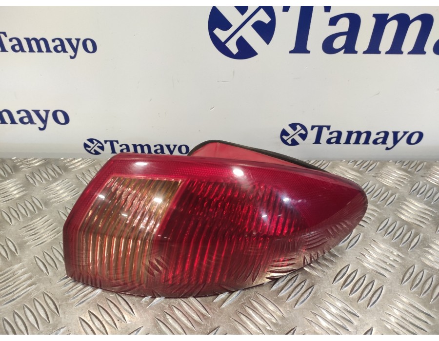 Recambio de piloto trasero derecho para alfa romeo 147 (190) 1.9 jtd cat referencia OEM IAM 03323010  46556347