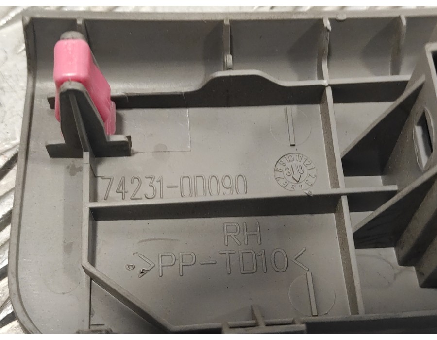 Recambio de mando elevalunas delantero derecho para toyota yaris referencia OEM IAM 742310D090  
