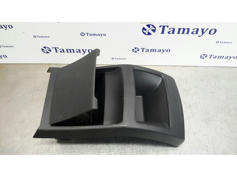 Recambio de cenicero para mercedes-benz clase a (w176) 1.6 cat referencia OEM IAM A1766801050  A2466460069