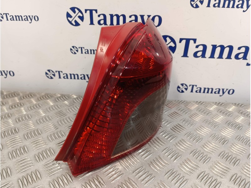 Recambio de piloto trasero derecho para toyota yaris referencia OEM IAM   