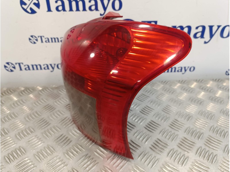 Recambio de piloto trasero derecho para toyota yaris referencia OEM IAM   