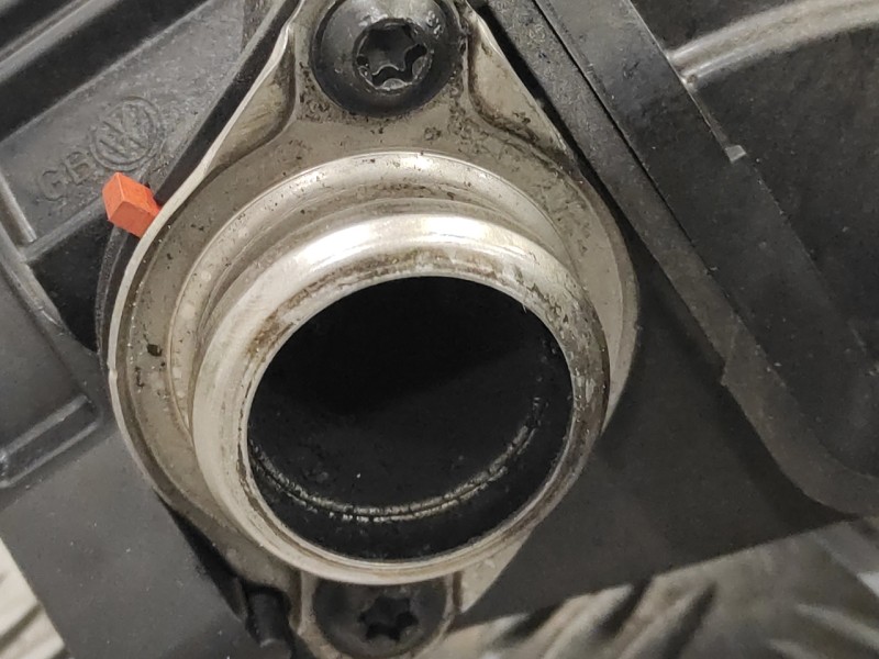 Recambio de colector admision para volkswagen golf vi (5k1) 1.6 tdi dpf referencia OEM IAM 03L129711  03L129711AL