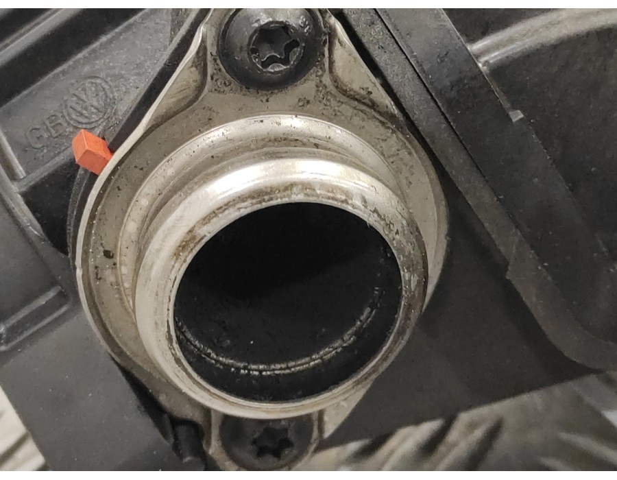 Recambio de colector admision para volkswagen golf vi (5k1) 1.6 tdi dpf referencia OEM IAM 03L129711  03L129711AL