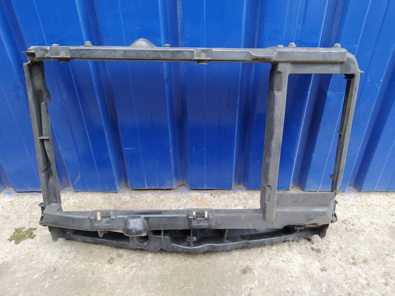 Recambio de panel frontal para peugeot 207 1.6 16v hdi referencia OEM IAM   