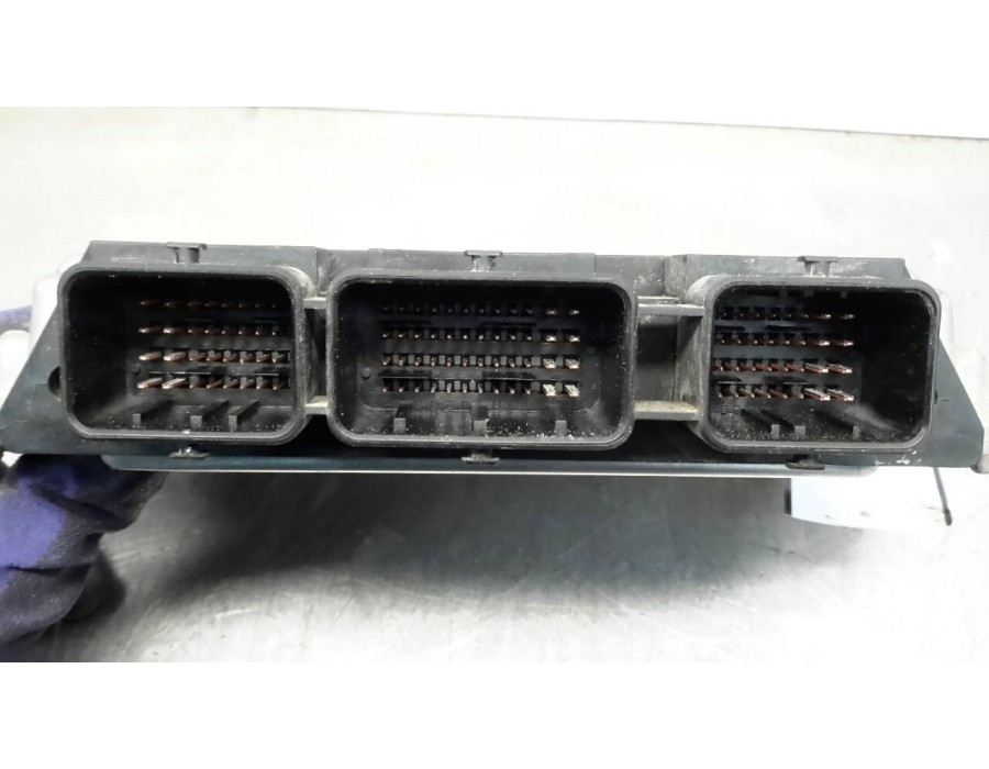 Recambio de centralita motor uce para peugeot 206 berlina 1.4 hdi referencia OEM IAM 0281012528 EDC16C34 9664570280