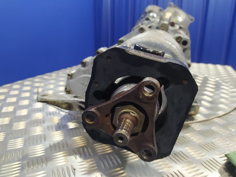 Recambio de caja cambios para bmw serie 3 berlina (e30) 325i referencia OEM IAM 1047060026 1047431052 A95