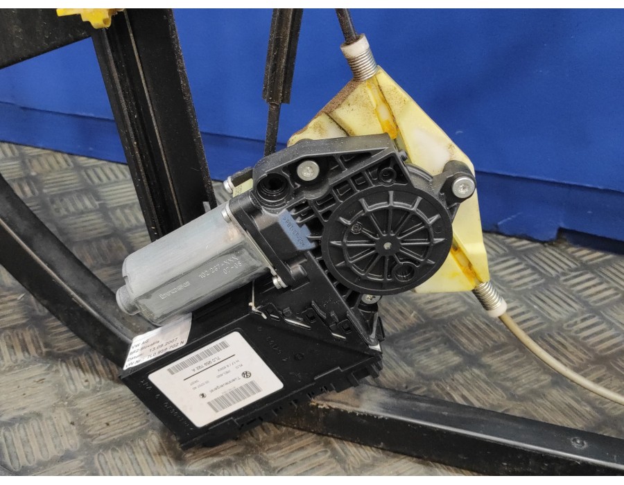 Recambio de elevalunas delantero derecho para volkswagen touareg (7l6) 2.5 tdi dpf referencia OEM IAM 7L0959702N 102237XXX 7L095