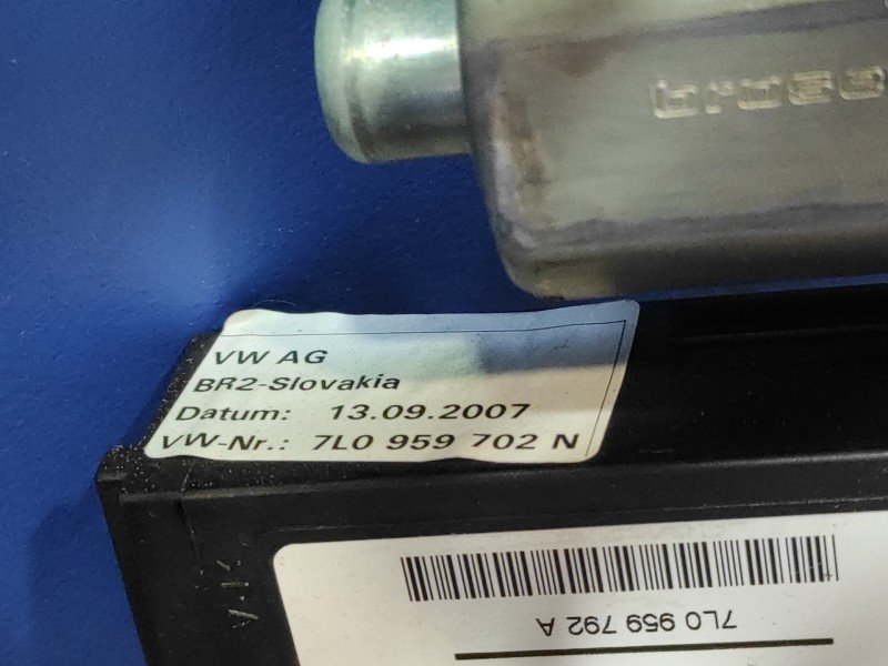 Recambio de elevalunas delantero derecho para volkswagen touareg (7l6) 2.5 tdi dpf referencia OEM IAM 7L0959702N 102237XXX 7L095