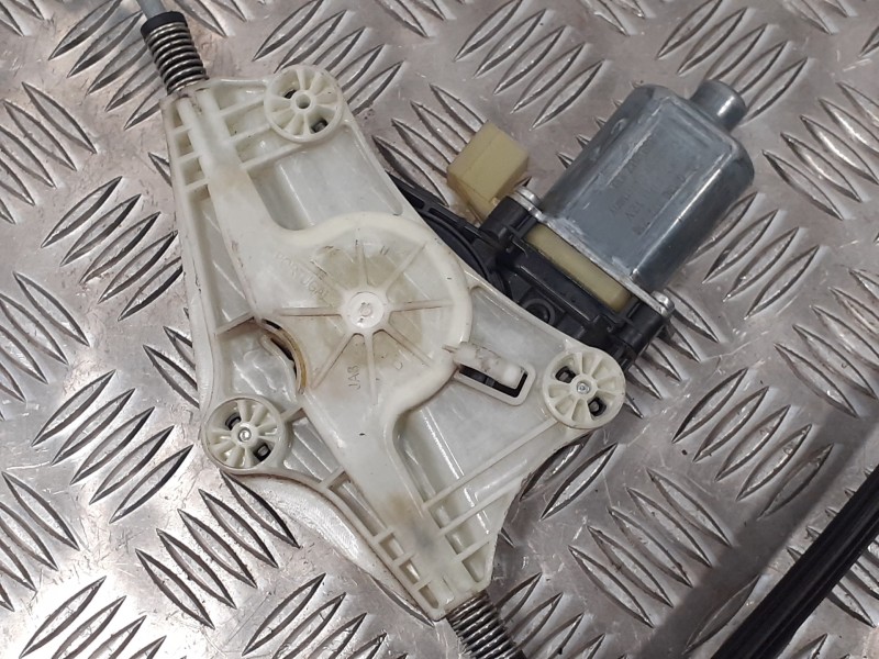 Recambio de elevalunas delantero derecho para seat leon (5f1) 1.6 tdi referencia OEM IAM 5F4837462D  