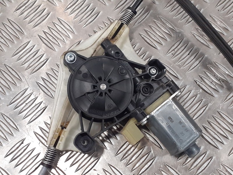 Recambio de elevalunas delantero derecho para seat leon (5f1) 1.6 tdi referencia OEM IAM 5F4837462D  