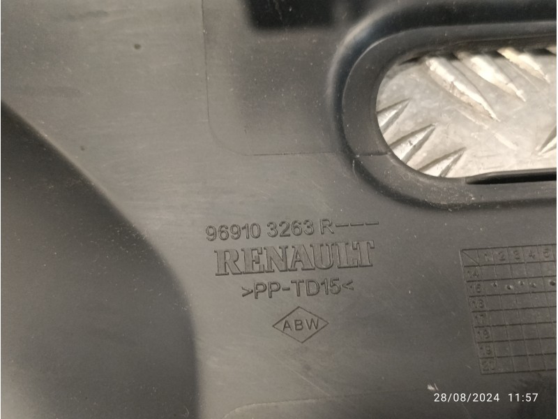 Recambio de apoyabrazos central para renault clio iv 1.5 dci diesel fap energy referencia OEM IAM 969103263R  