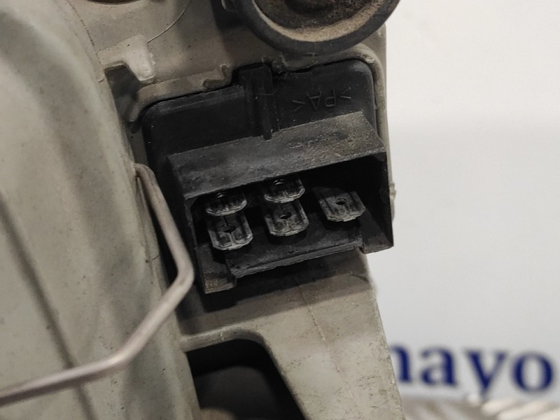 Recambio de faro derecho para mercedes-benz vito (w638) caja cerrada referencia OEM IAM   
