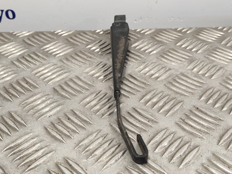 Recambio de brazo limpia trasero para land rover freelander (lr2) 2.2 td4 cat referencia OEM IAM   