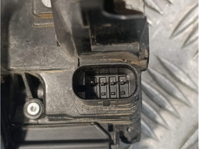 Recambio de cerradura puerta delantera izquierda para mercedes-benz vito mixto (447) referencia OEM IAM A4477200035  