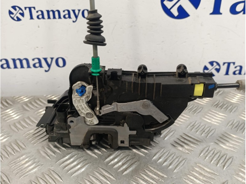Recambio de cerradura puerta delantera izquierda para mercedes-benz vito mixto (447) referencia OEM IAM A4477200035  