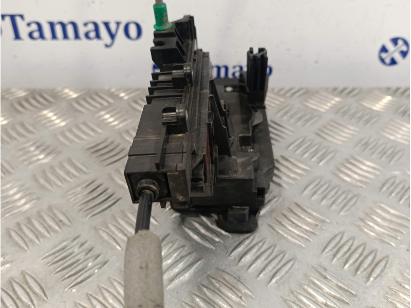 Recambio de cerradura puerta delantera izquierda para mercedes-benz vito mixto (447) referencia OEM IAM A4477200035  