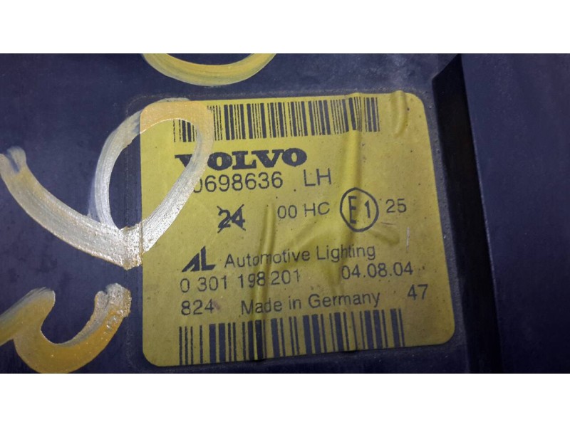 Recambio de faro izquierdo para volvo s40 berlina 2.4 cat referencia OEM IAM 30698636  0301198201