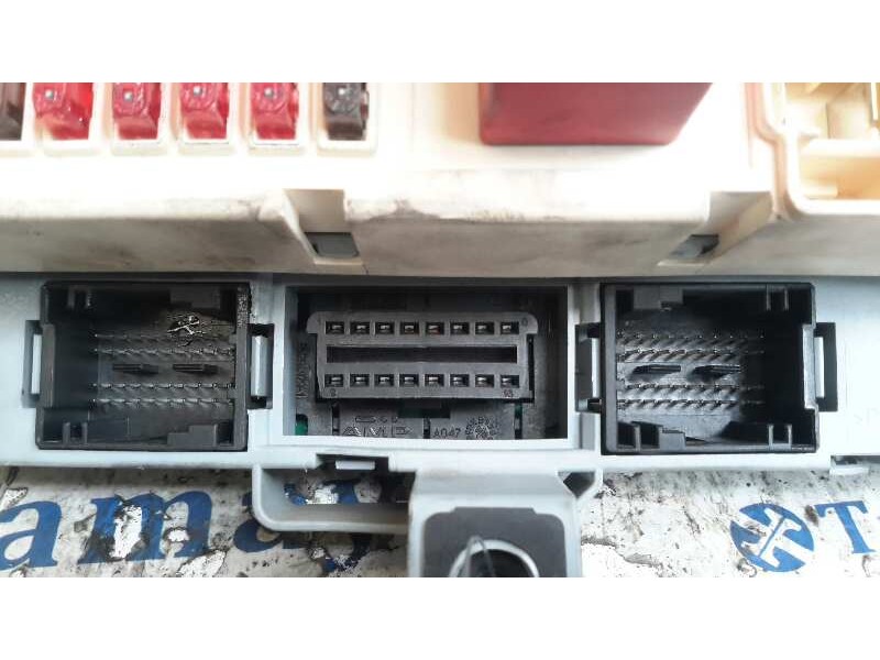 Recambio de caja reles / fusibles para fiat stilo (192) 1.9 jtd cat referencia OEM IAM 5012098  
