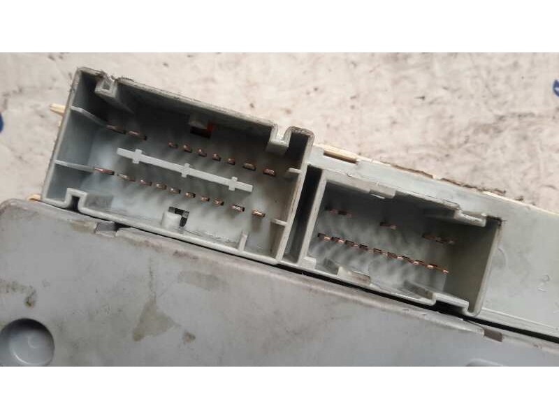 Recambio de caja reles / fusibles para fiat stilo (192) 1.9 jtd cat referencia OEM IAM 5012098  