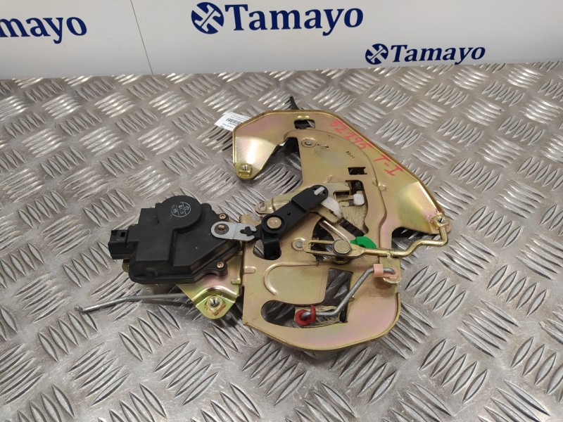 Recambio de cerradura puerta trasera izquierda para kia carnival ii 2.9 crdi cat referencia OEM IAM   