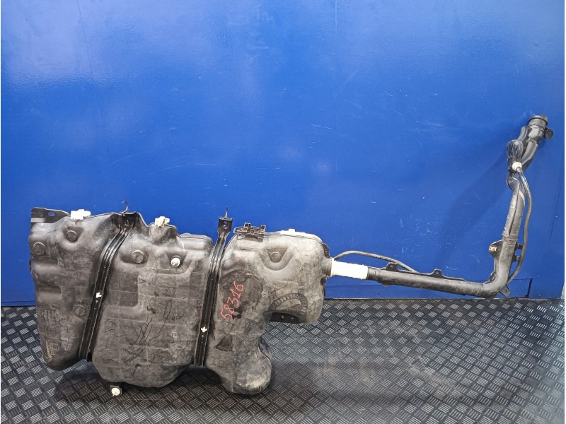 Recambio de deposito combustible para toyota proace referencia OEM IAM 9811260780  