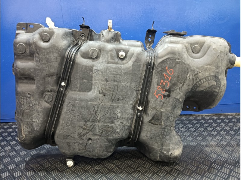Recambio de deposito combustible para toyota proace referencia OEM IAM 9811260780  
