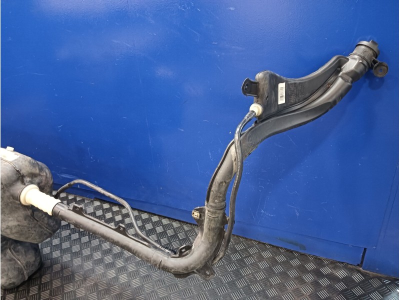 Recambio de deposito combustible para toyota proace referencia OEM IAM 9811260780  