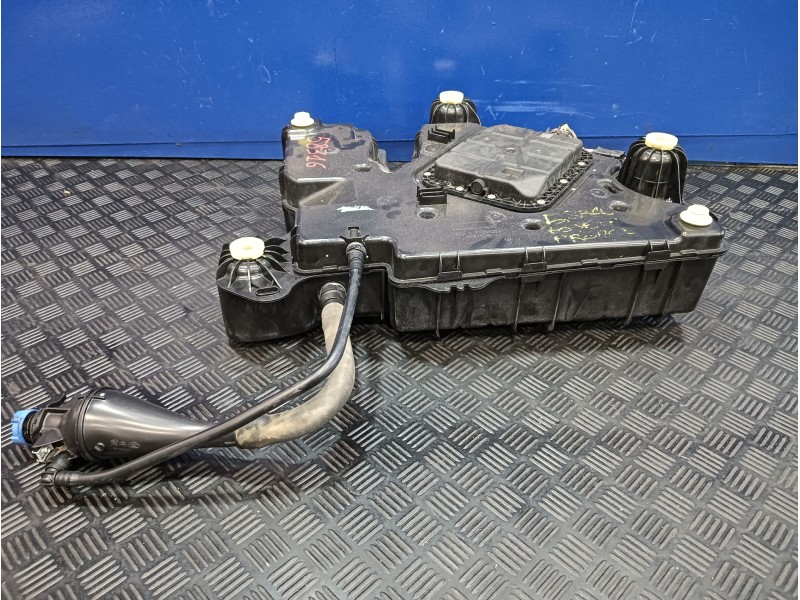 Recambio de deposito adblue para toyota proace referencia OEM IAM P1001375  