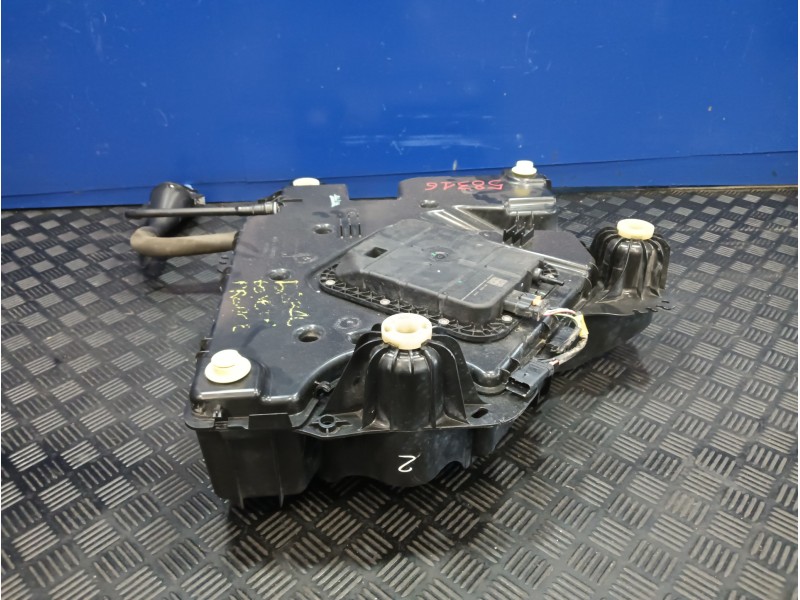 Recambio de deposito adblue para toyota proace referencia OEM IAM P1001375  