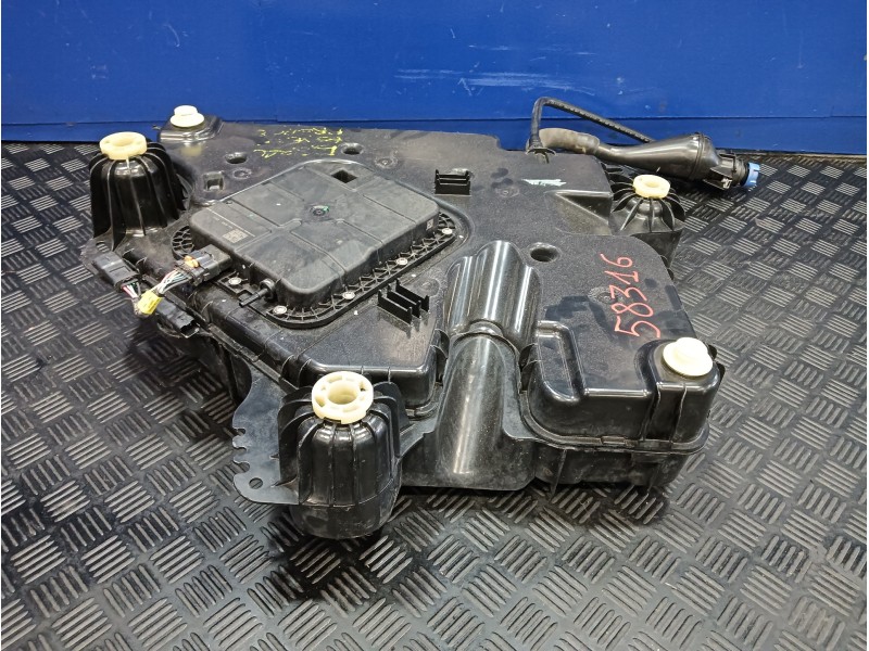 Recambio de deposito adblue para toyota proace referencia OEM IAM P1001375  