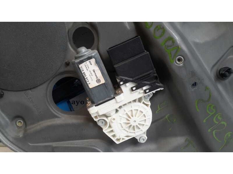 Recambio de elevalunas trasero derecho para volkswagen bora berlina (1j2) 1.9 tdi referencia OEM IAM 1C0959812A  