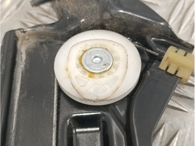 Recambio de elevalunas delantero izquierdo para bmw serie 1 lim f21 ac referencia OEM IAM 70460310 0130822514 985158102