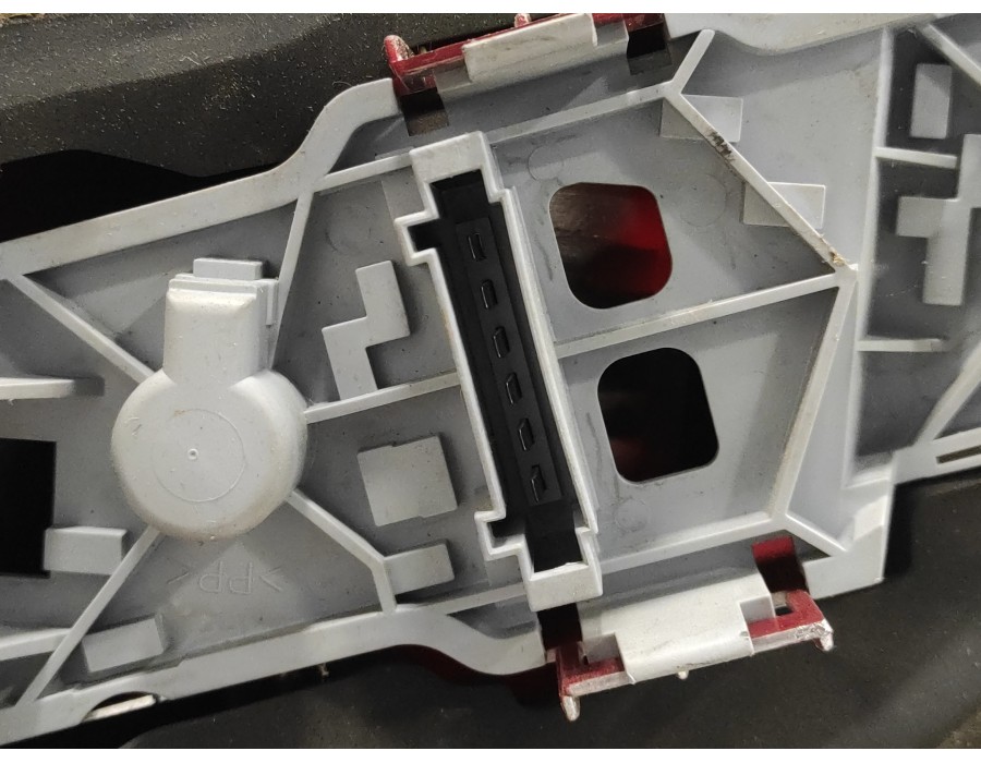 Recambio de piloto trasero derecho para mercedes-benz clase a (w169) 2.0 cdi cat referencia OEM IAM 084401930R  